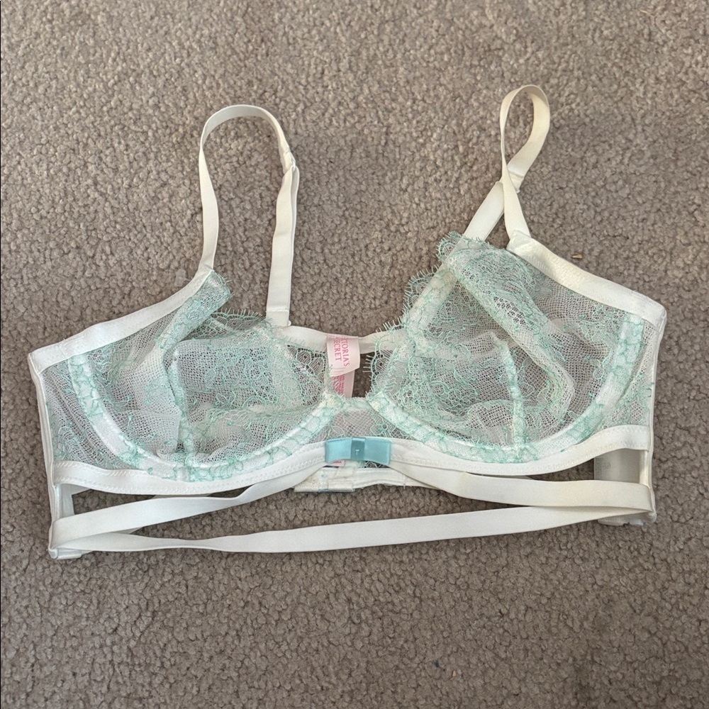 Victoria's Secret Lace Bralette in Cream and Mint size 34C